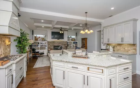Kitchen - 987 Mitchell Ln, Evans, GA 30809 photo 6 of 12