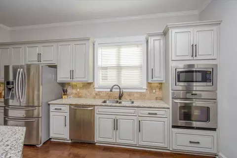 Kitchen - 987 Mitchell Ln, Evans, GA 30809 photo 4 of 12