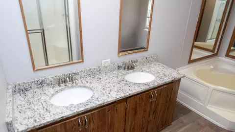 Bath - 1289 Brittany St, Stapleton, GA 30823 photo 1 of 5