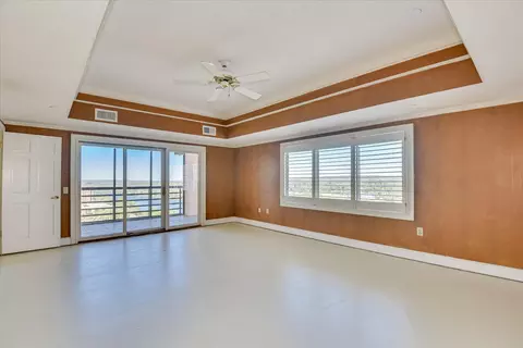 Living - 1 Seventh St #1602, Augusta, GA 30901 photo 7 of 10
