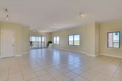 Living - 1 Seventh St #1602, Augusta, GA 30901 photo 3 of 10