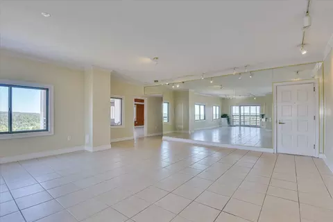 Living - 1 Seventh St #1602, Augusta, GA 30901 photo 4 of 10
