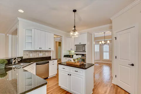 Kitchen - 102 Highgrass Trl, Evans, GA 30809 photo 4 of 8