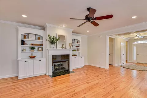Living - 102 Highgrass Trl, Evans, GA 30809 photo 3 of 5