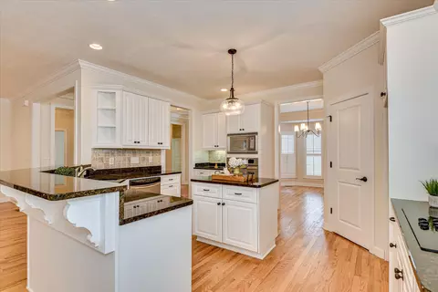 Kitchen - 102 Highgrass Trl, Evans, GA 30809 photo 3 of 8