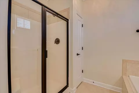Bath - 102 Highgrass Trl, Evans, GA 30809 photo 3 of 6