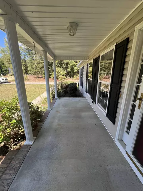 338 Devonshire Dr, Thomson, GA 30824 photo 3