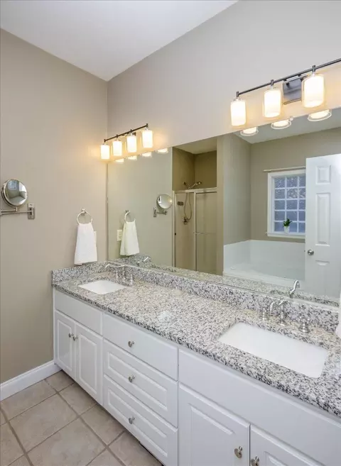 Bath - 4346 Azalea Dr, Evans, GA 30809 photo 3 of 11
