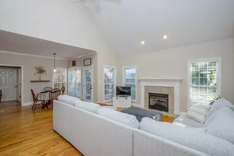 Living - 4346 Azalea Dr, Evans, GA 30809 photo 2 of 3