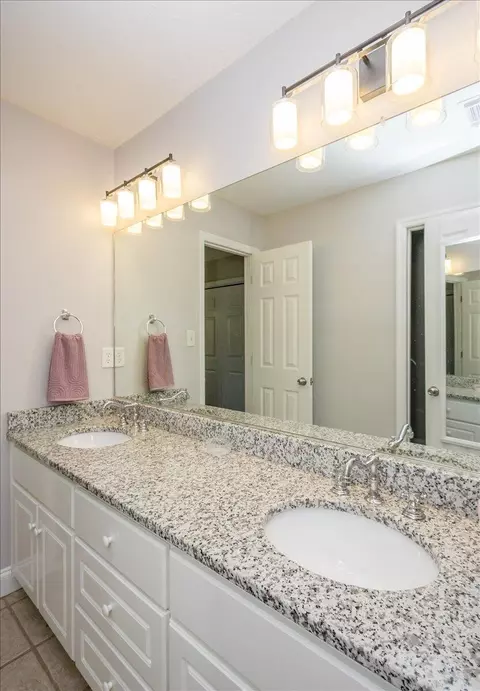 Bath - 4346 Azalea Dr, Evans, GA 30809 photo 8 of 11