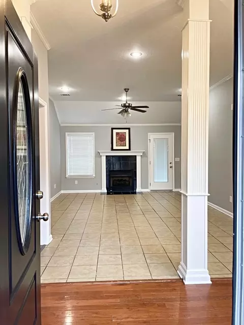 Entry Way - 3217 Hampton Cir, Augusta, GA 30906 photo 1 of 2