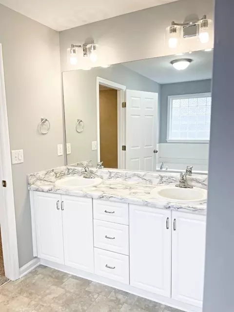 Bath - 3217 Hampton Cir, Augusta, GA 30906 photo 1 of 5