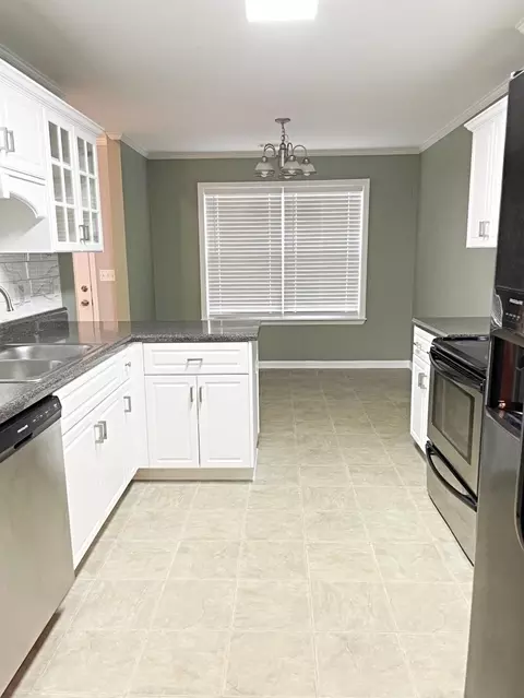 Kitchen - 3217 Hampton Cir, Augusta, GA 30906 photo 1 of 3