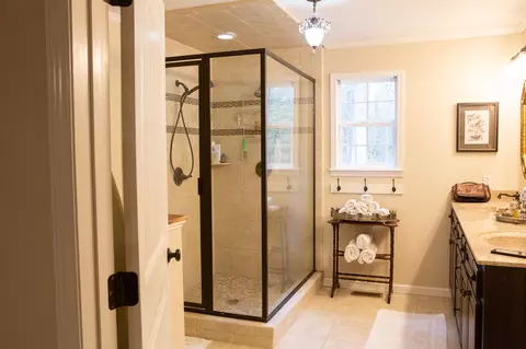 Bath - 218 E Sheppard St, Stapleton, GA 30823 photo 2 of 3