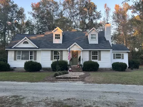 218 E Sheppard St, Stapleton, GA 30823