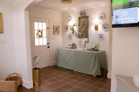 Entry Way - 218 E Sheppard St, Stapleton, GA 30823 photo 2 of 2
