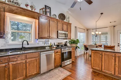 Kitchen - 262 Brassie Dr, Mccormick, SC 29835 photo 4 of 4