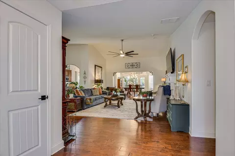 Entry Way - 262 Brassie Dr, Mccormick, SC 29835 photo 2 of 3