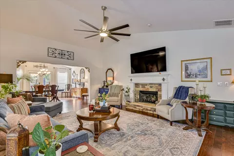 Living - 262 Brassie Dr, Mccormick, SC 29835 photo 2 of 4