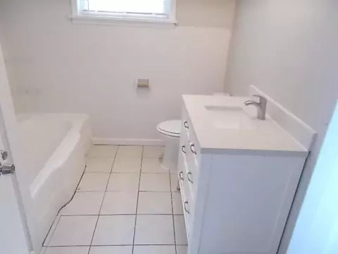 Bath - 3372 Beaver Dr, Augusta, GA 30909 photo 1 of 2
