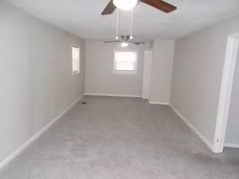 Living - 3372 Beaver Dr, Augusta, GA 30909 photo 3 of 3