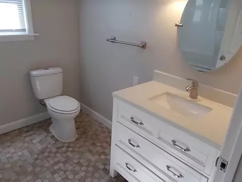 Bath - 3372 Beaver Dr, Augusta, GA 30909 photo 2 of 2