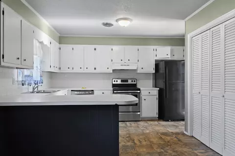 Kitchen - 133 Highview Dr, Augusta, GA 30907 photo 1 of 2