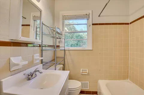 Bath - 1611 Pendleton Rd, Augusta, GA 30904 photo 2 of 2