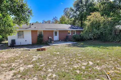 Exterior - 1611 Pendleton Rd, Augusta, GA 30904 photo 5 of 6