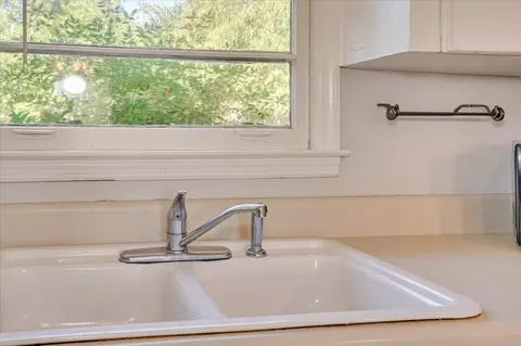 Kitchen - 1611 Pendleton Rd, Augusta, GA 30904 photo 4 of 6