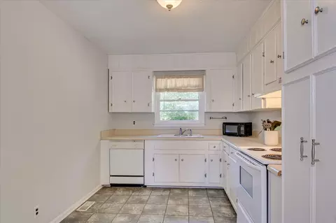 Kitchen - 1611 Pendleton Rd, Augusta, GA 30904 photo 1 of 6