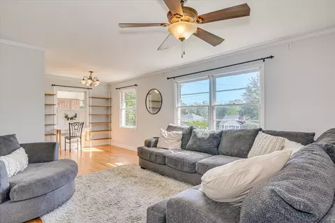 Living - 1611 Pendleton Rd, Augusta, GA 30904 photo 2 of 4