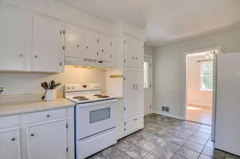 Kitchen - 1611 Pendleton Rd, Augusta, GA 30904 photo 5 of 6
