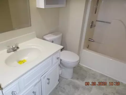 Bath - 579 Litchfield Court Ct, Evans, GA 30809 photo 3 of 3