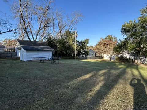 Exterior - 116 Lee St, Thomson, GA 30824 photo 6 of 7