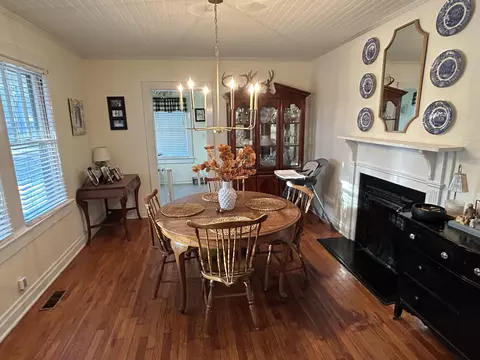 Dining - 116 Lee St, Thomson, GA 30824 photo 1 of 3