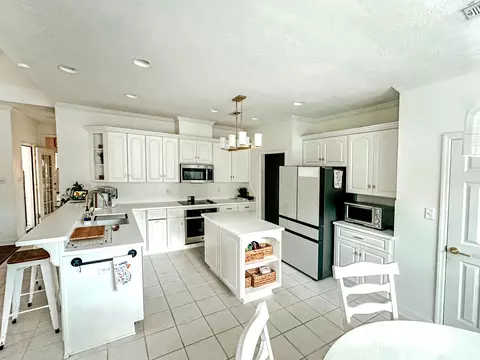 Kitchen - 992 Windmill Pkwy, Evans, GA 30809 photo 1 of 2