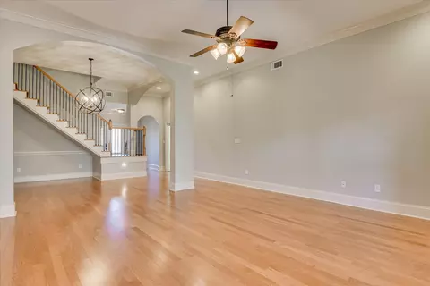 Living - 1009 Barrett Dr, Evans, GA 30809 photo 3 of 4