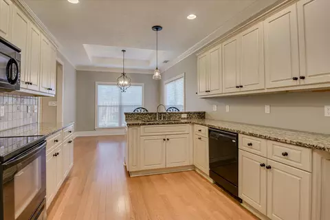 Kitchen - 1009 Barrett Dr, Evans, GA 30809 photo 2 of 5