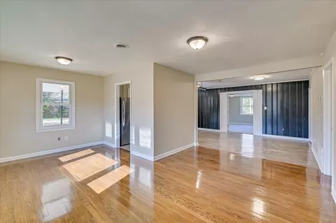 Living - 1021 7th Ave, Augusta, GA 30901 photo 2 of 4