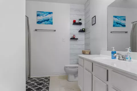 Bath - 1408 Holley St, Augusta, GA 30901 photo 2 of 3
