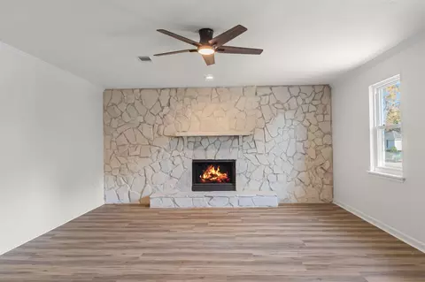 Living - 4116 Dunes Dr, Evans, GA 30809 photo 4 of 9