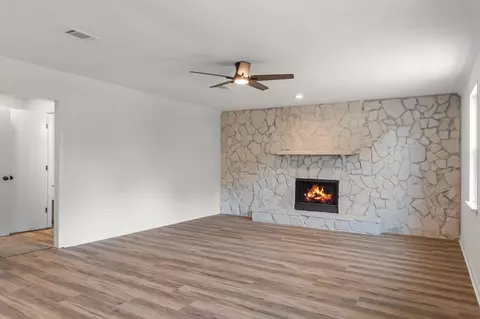 Living - 4116 Dunes Dr, Evans, GA 30809 photo 5 of 9