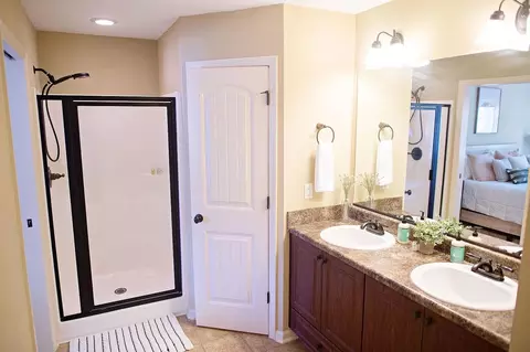 Bath - 3007 Pointewest Dr, Augusta, GA 30909 photo 2 of 2