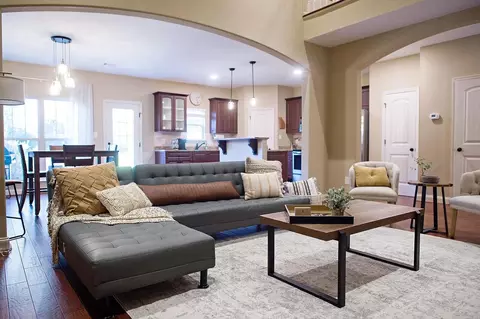 Living - 3007 Pointewest Dr, Augusta, GA 30909 photo 1 of 2