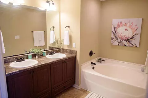 Bath - 3007 Pointewest Dr, Augusta, GA 30909 photo 1 of 2