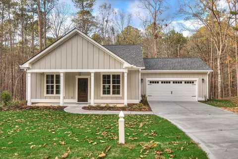 131 Southwind Dr, Mccormick, SC 29835