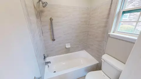 Bath - 3907 Willowood Rd, Augusta, GA 30907 photo 4 of 4
