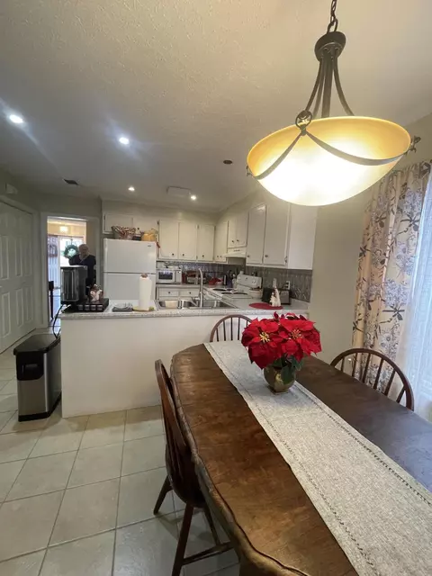 Kitchen - 4426 Summerlin Dr, Evans, GA 30809 photo 2 of 3