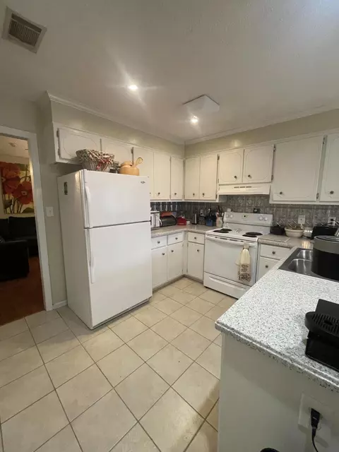 Kitchen - 4426 Summerlin Dr, Evans, GA 30809 photo 3 of 3